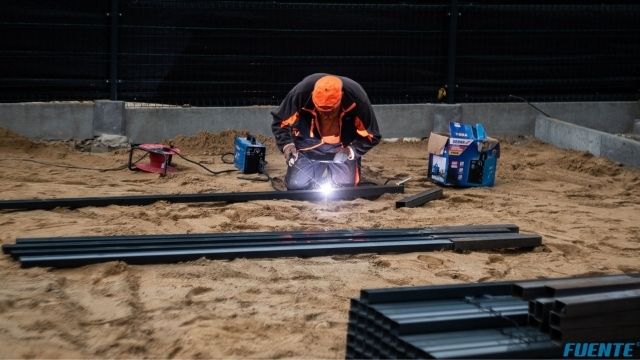 fala plaża piaszczysta małe